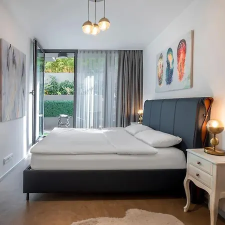 Stunning Duplex Flat With A Garden & Winter Patio Daire