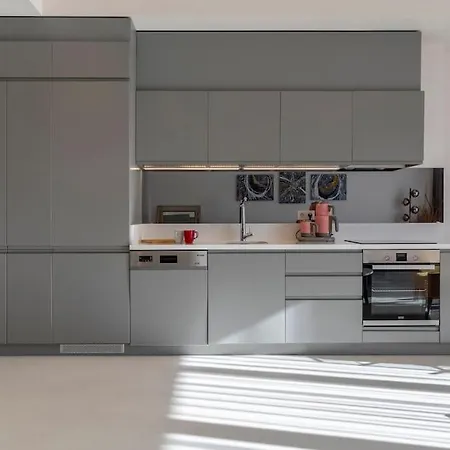 Daire Stunning Duplex Flat With A Garden & Winter Patio