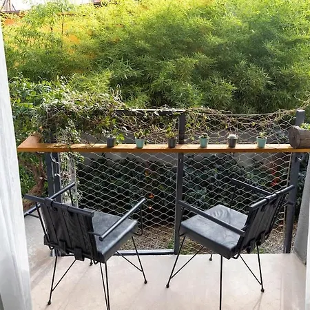 Stunning Duplex Flat With A Garden & Winter Patio