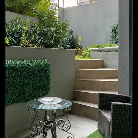 Lägenhet Stunning Duplex Flat With A Garden & Winter Patio Istanbul